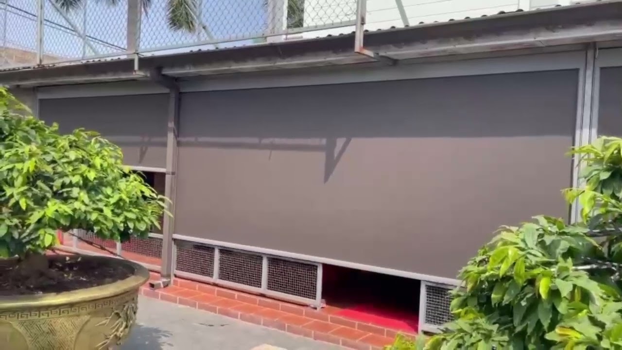 Blinds.vn | Rèm cuốn tự động ngoài trời hệ Zipper cho biệt thự