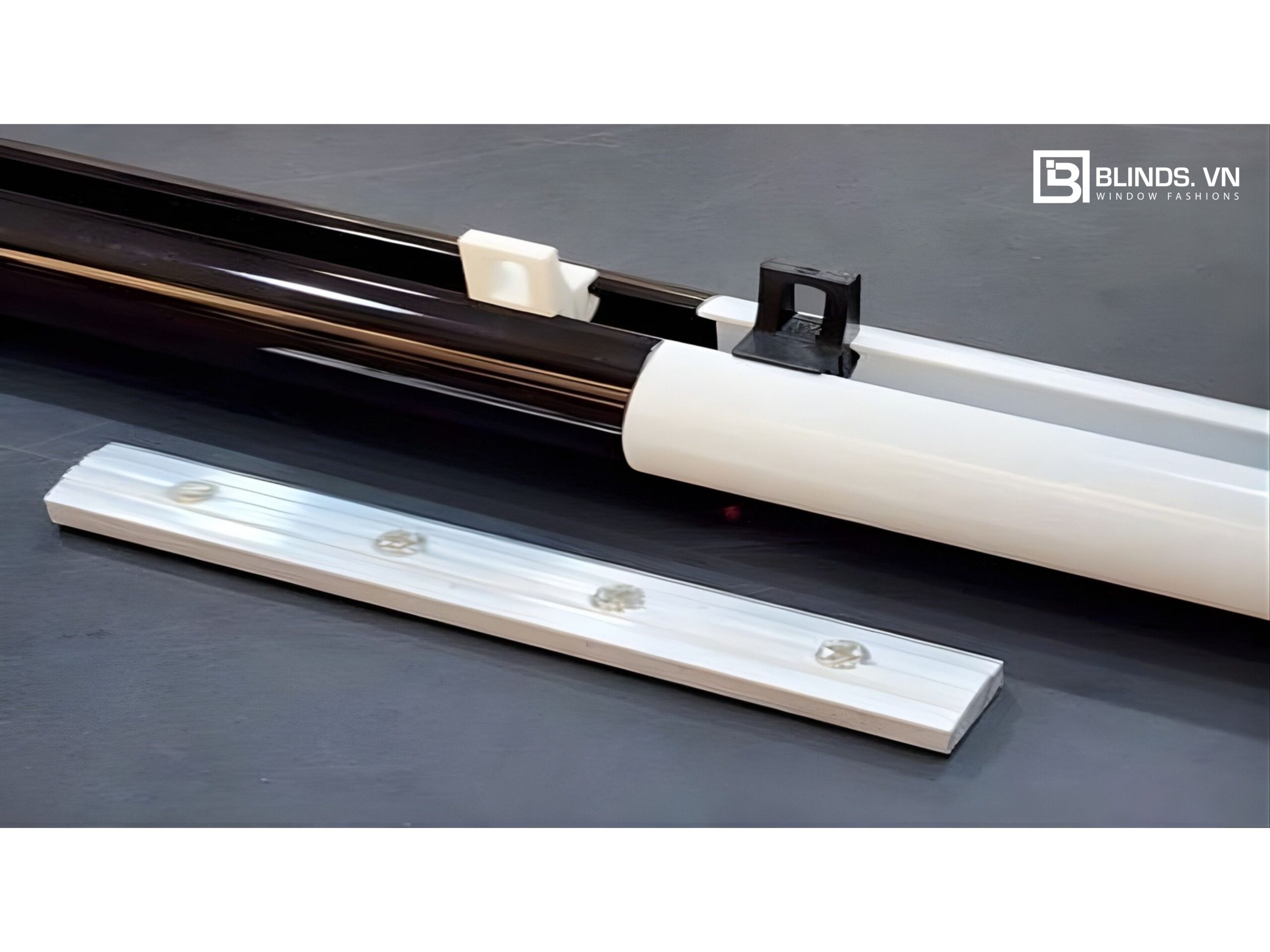 99+ Mẫu thanh treo rèm cửa và phụ kiện chính hãng - Báo giá 2026 17 25 scaled